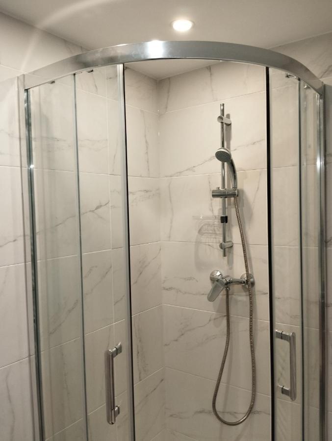 Le Beau Refuge Parisien De Cergy - Parisian Modern Flat At Cergy Bed & Breakfast エクステリア 写真