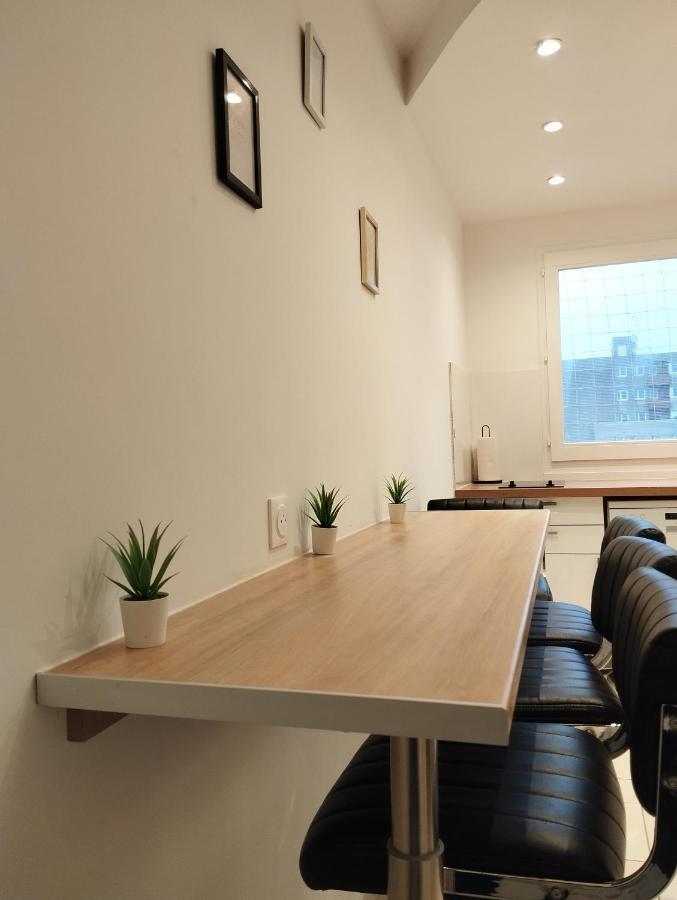 Le Beau Refuge Parisien De Cergy - Parisian Modern Flat At Cergy Bed & Breakfast エクステリア 写真