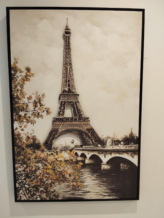 Le Beau Refuge Parisien De Cergy - Parisian Modern Flat At Cergy Bed & Breakfast エクステリア 写真