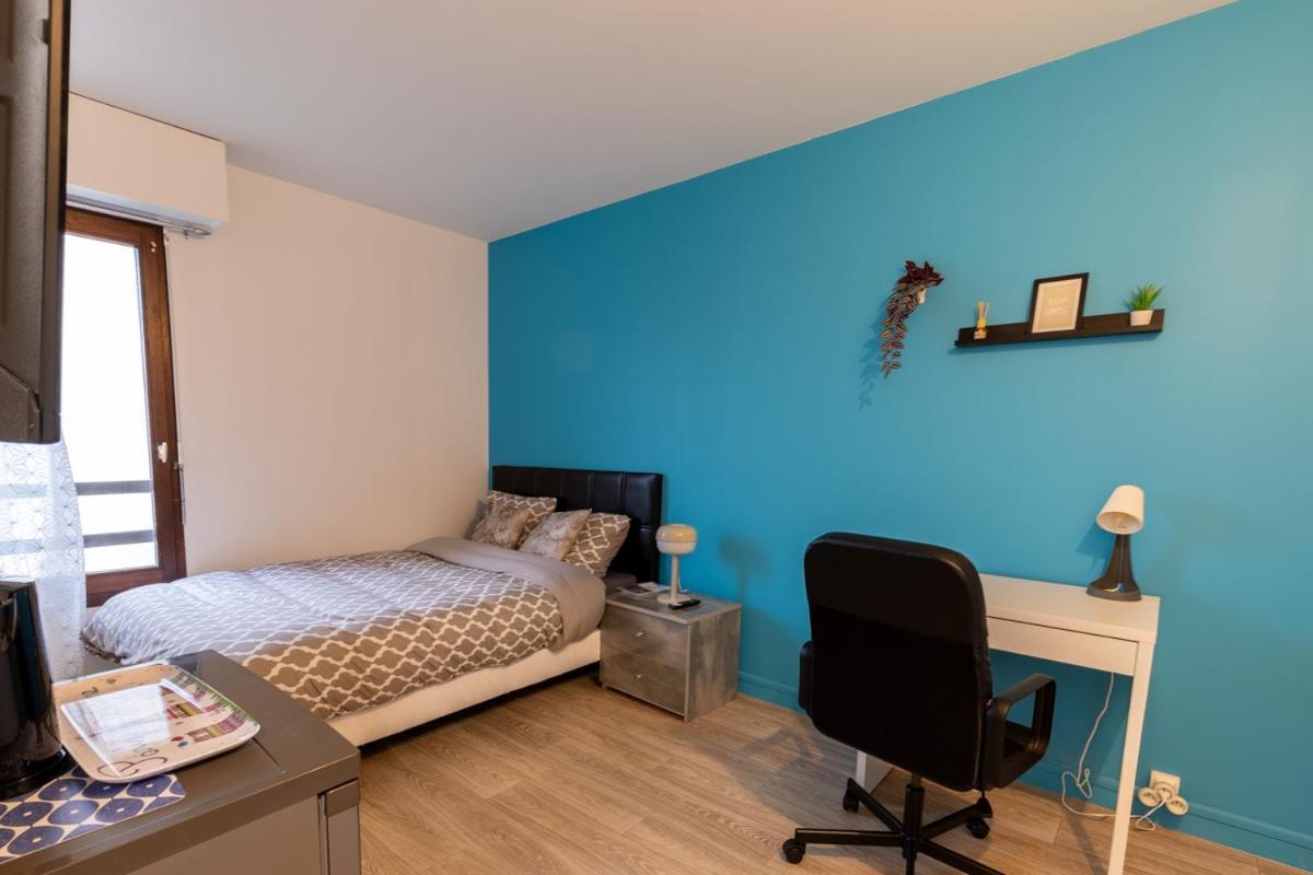 Le Beau Refuge Parisien De Cergy - Parisian Modern Flat At Cergy Bed & Breakfast エクステリア 写真