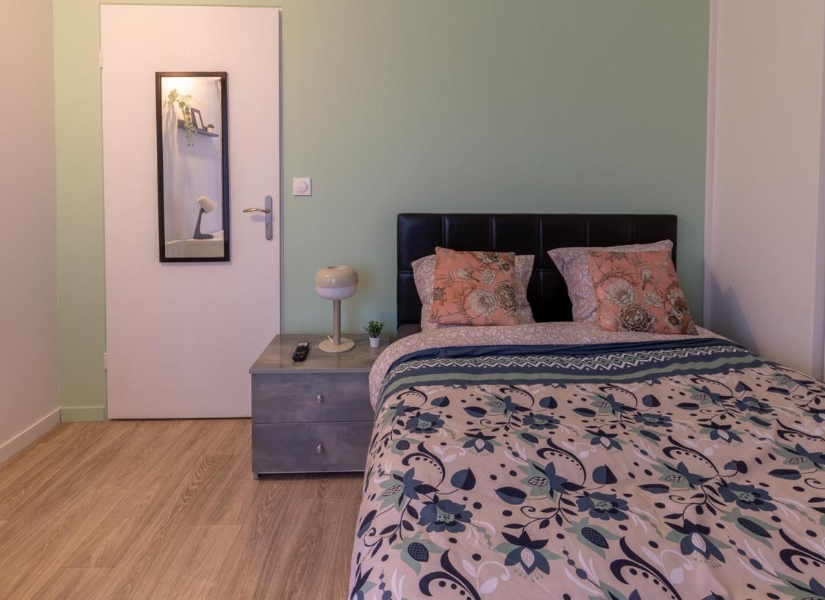 Le Beau Refuge Parisien De Cergy - Parisian Modern Flat At Cergy Bed & Breakfast エクステリア 写真