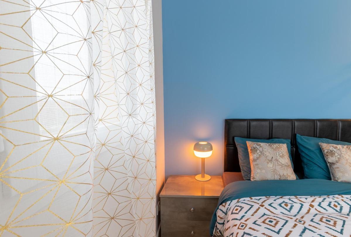 Le Beau Refuge Parisien De Cergy - Parisian Modern Flat At Cergy Bed & Breakfast エクステリア 写真