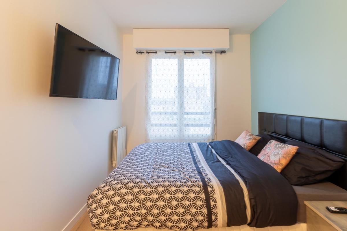 Le Beau Refuge Parisien De Cergy - Parisian Modern Flat At Cergy Bed & Breakfast エクステリア 写真